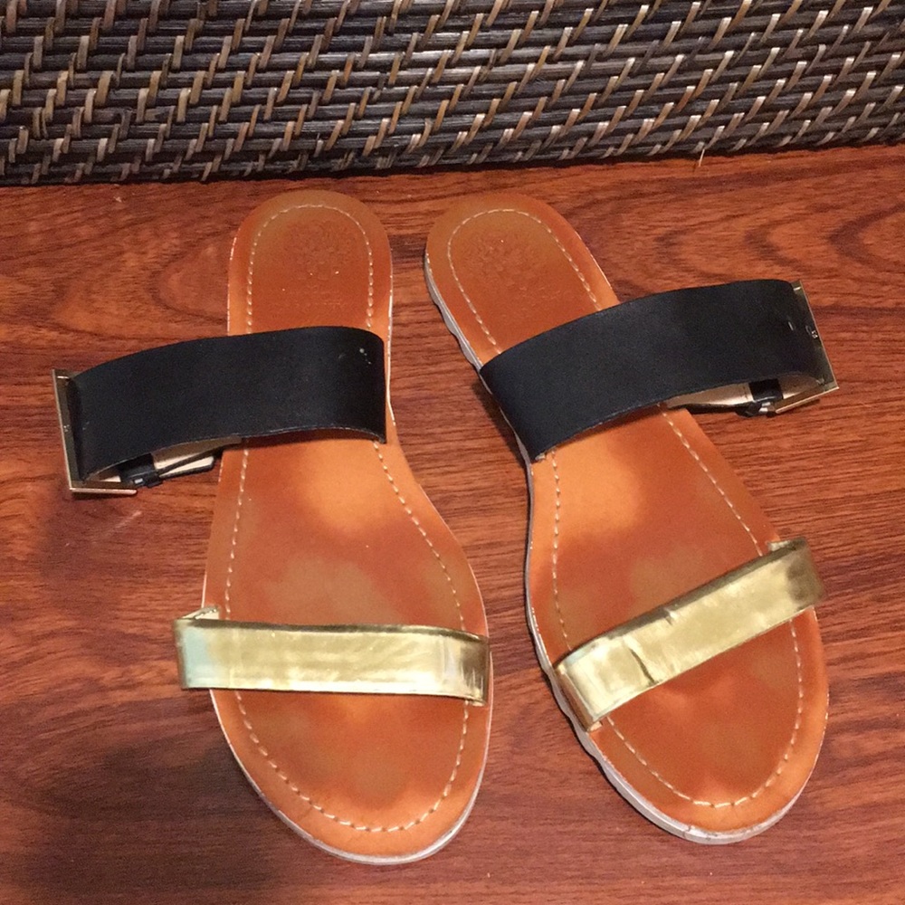 Vince Camuto slides